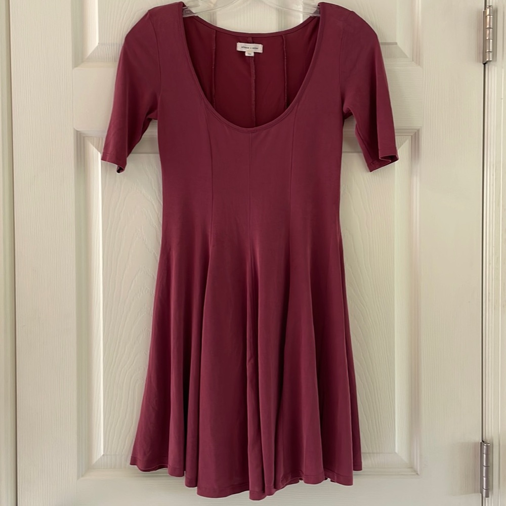 Silence & Noise (xs) maroon shirt sleeved dress.